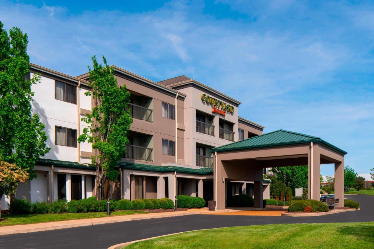 Courtyard St. Louis Airport/Earth City Hotel Bridgeton Exterior photo